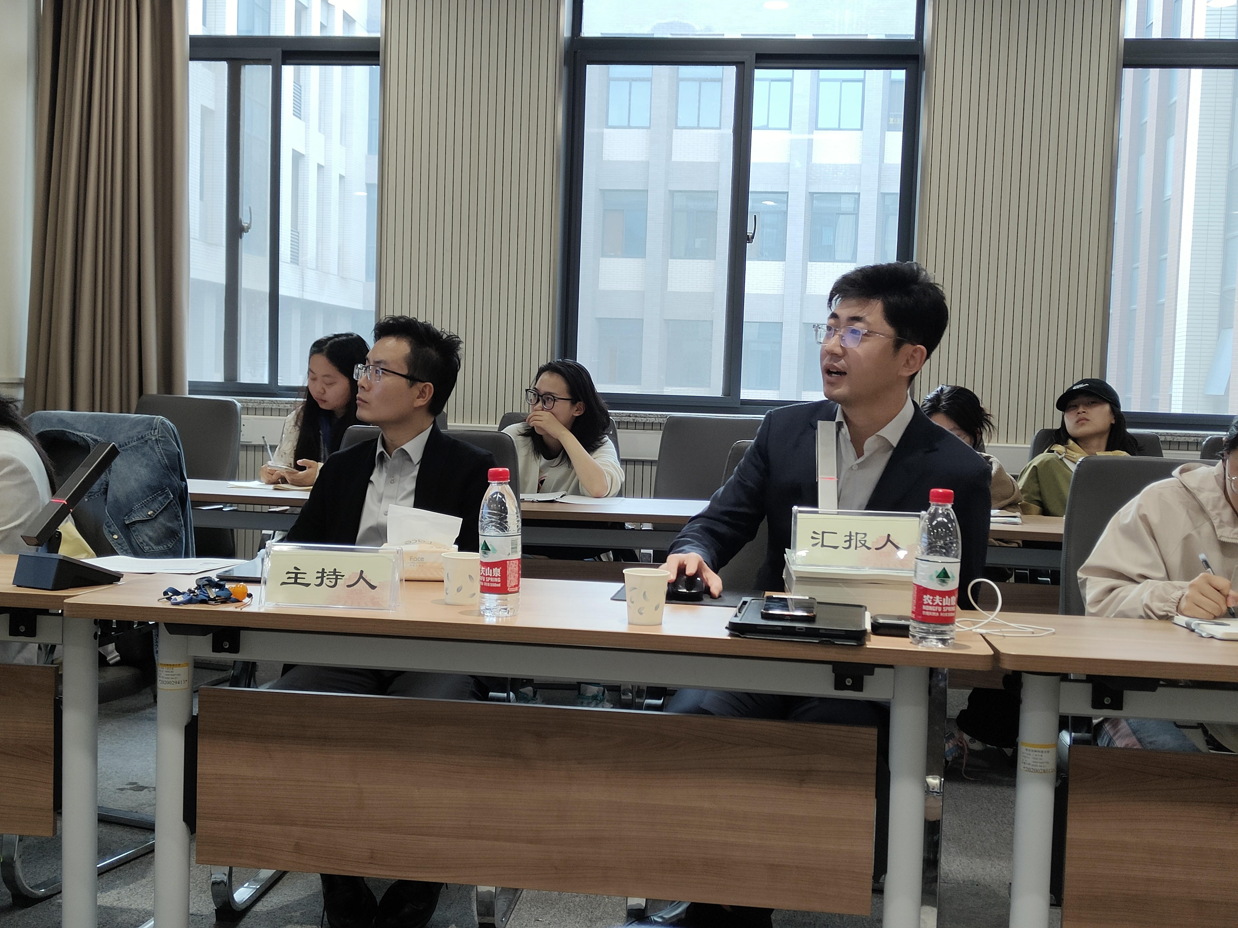 WilliamHill食品科学与工程公司刘志刚教授做学术报告.jpg