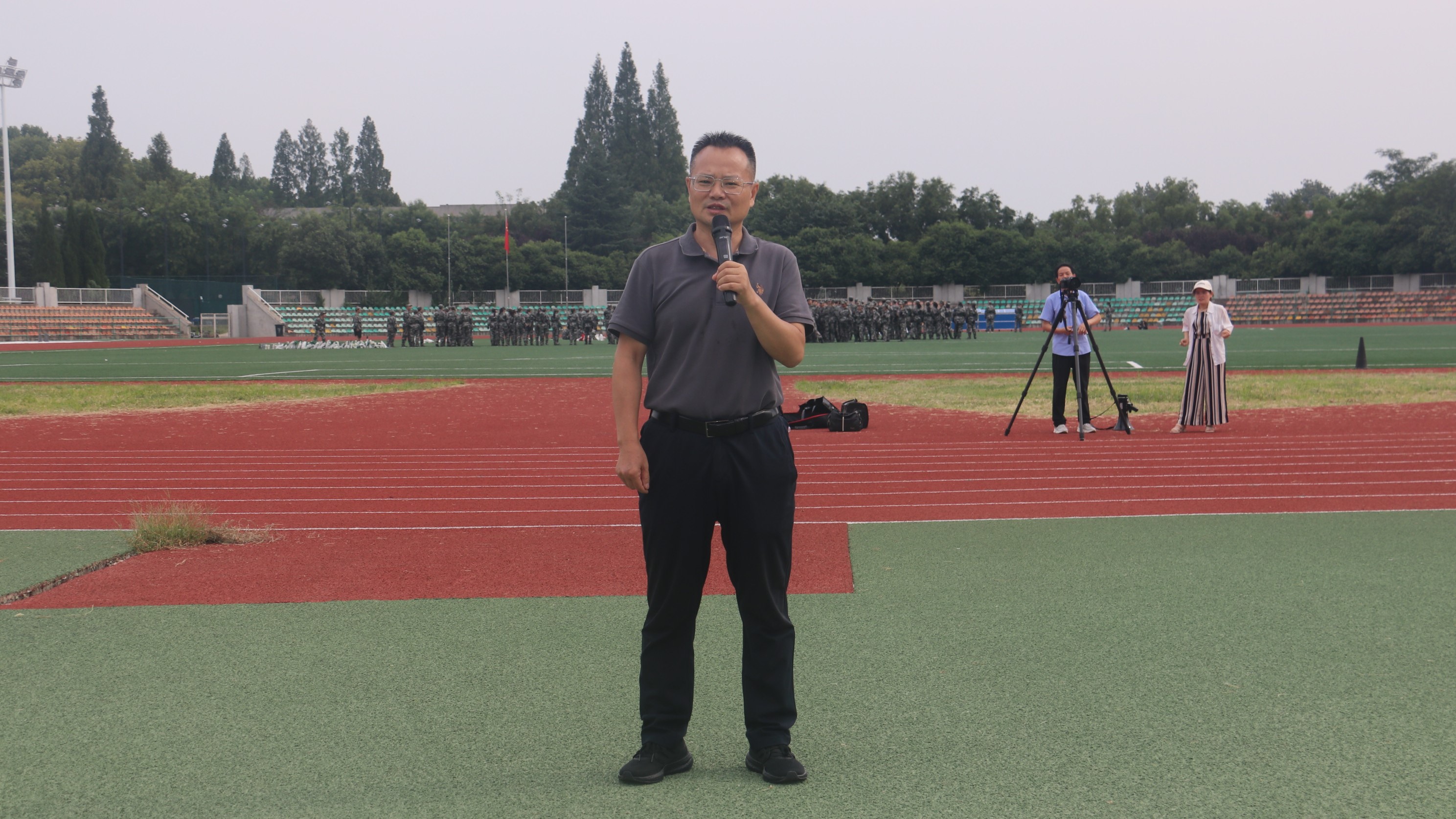 经理正在讲话2.JPG
