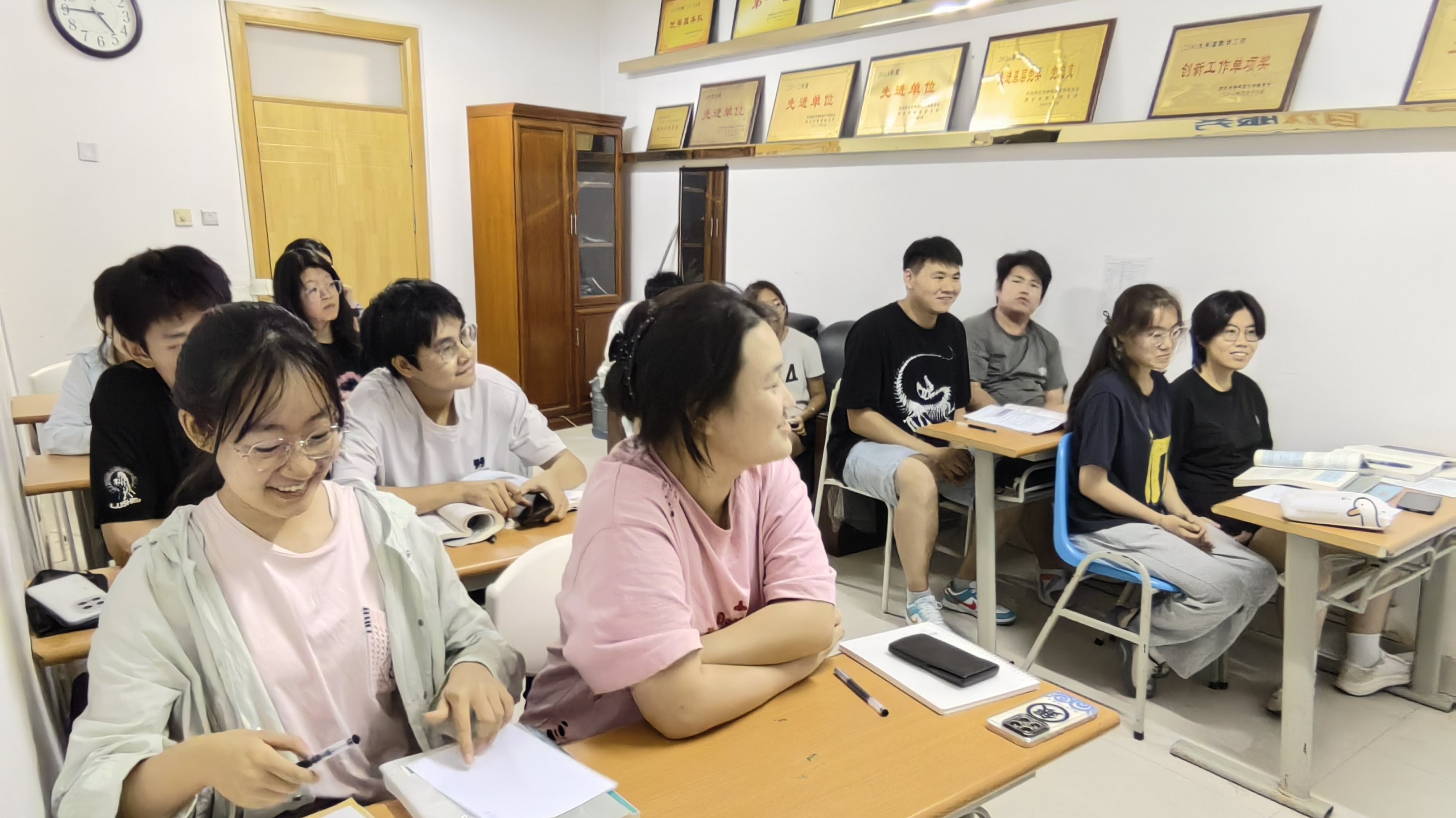 同学们积极互动提问.jpg