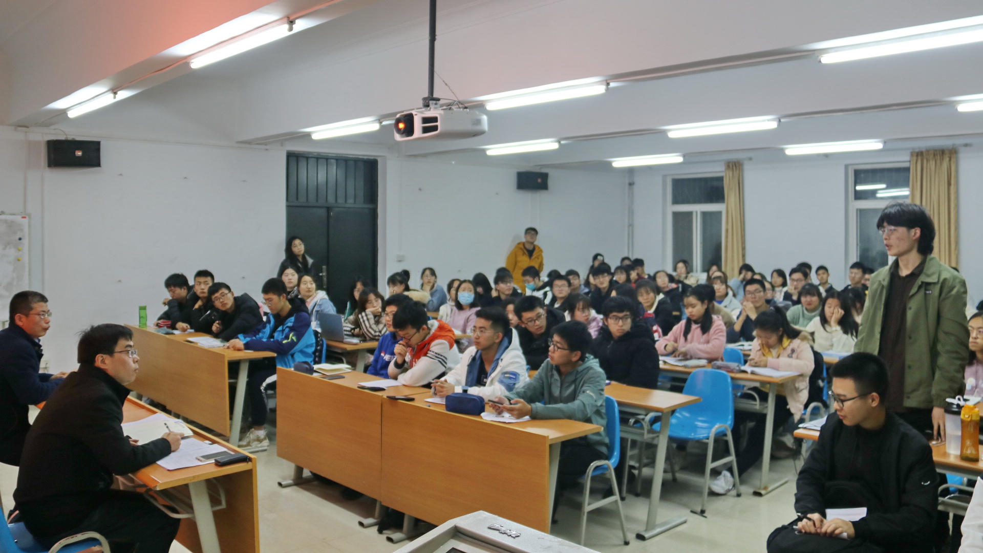 院领导解答员工问题 院领导解答员工问题
