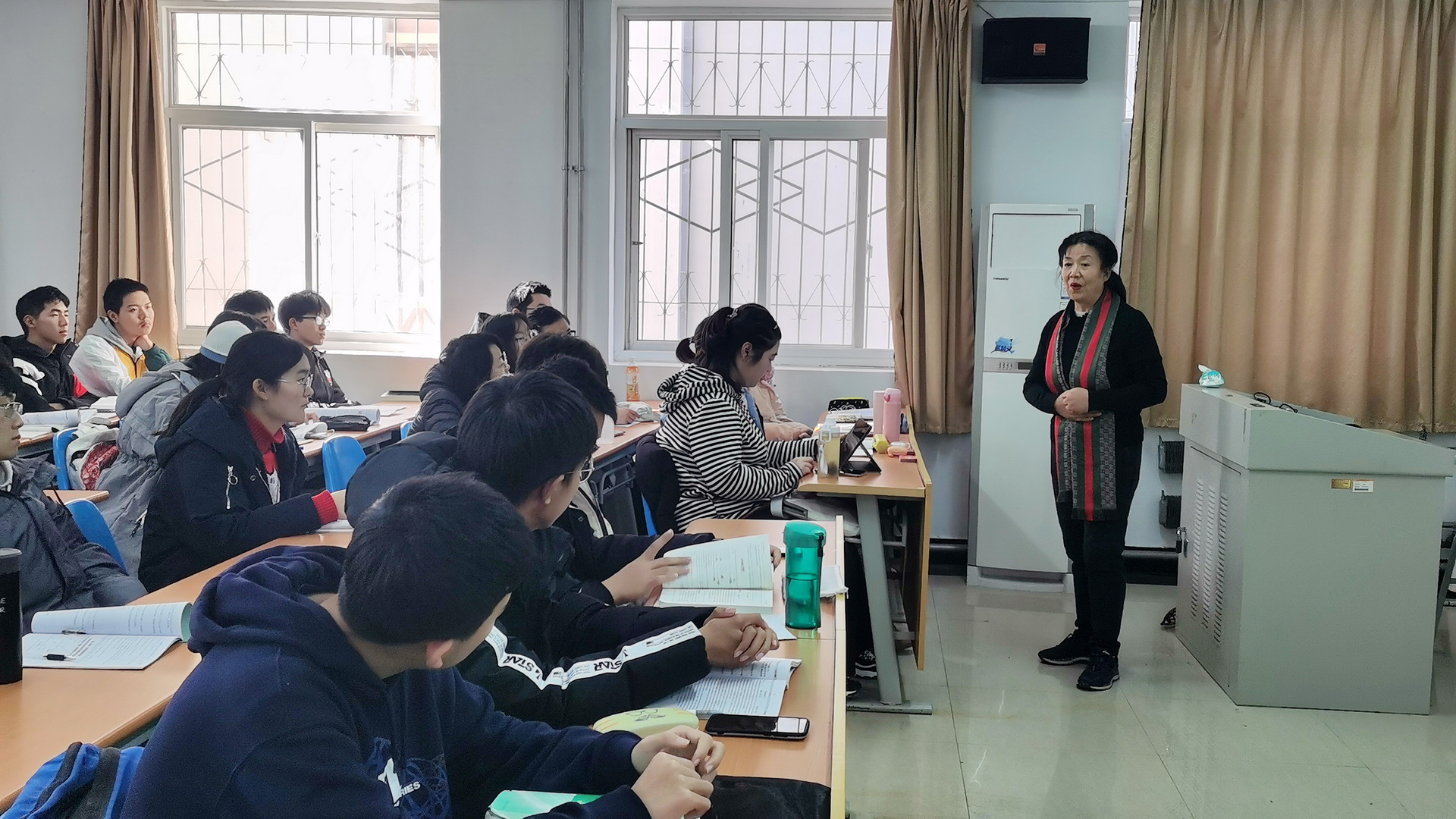 刘敏芳副部长作报告 刘敏芳副部长作报告