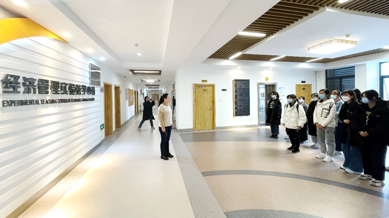 参观实验室 参观实验室