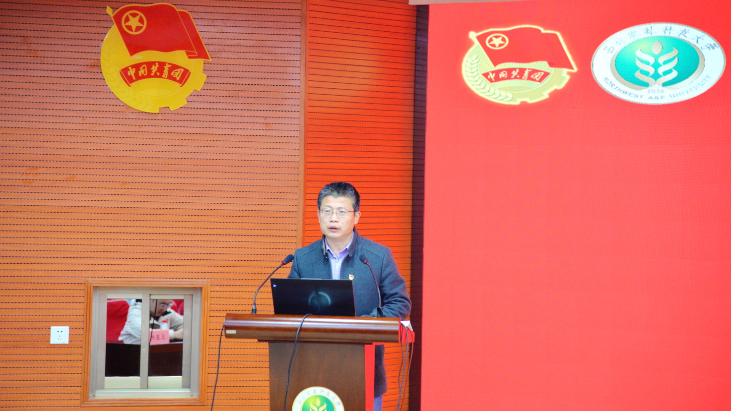 公司党总支副书记李向拓发表讲话 公司党总支副书记李向拓发表讲话