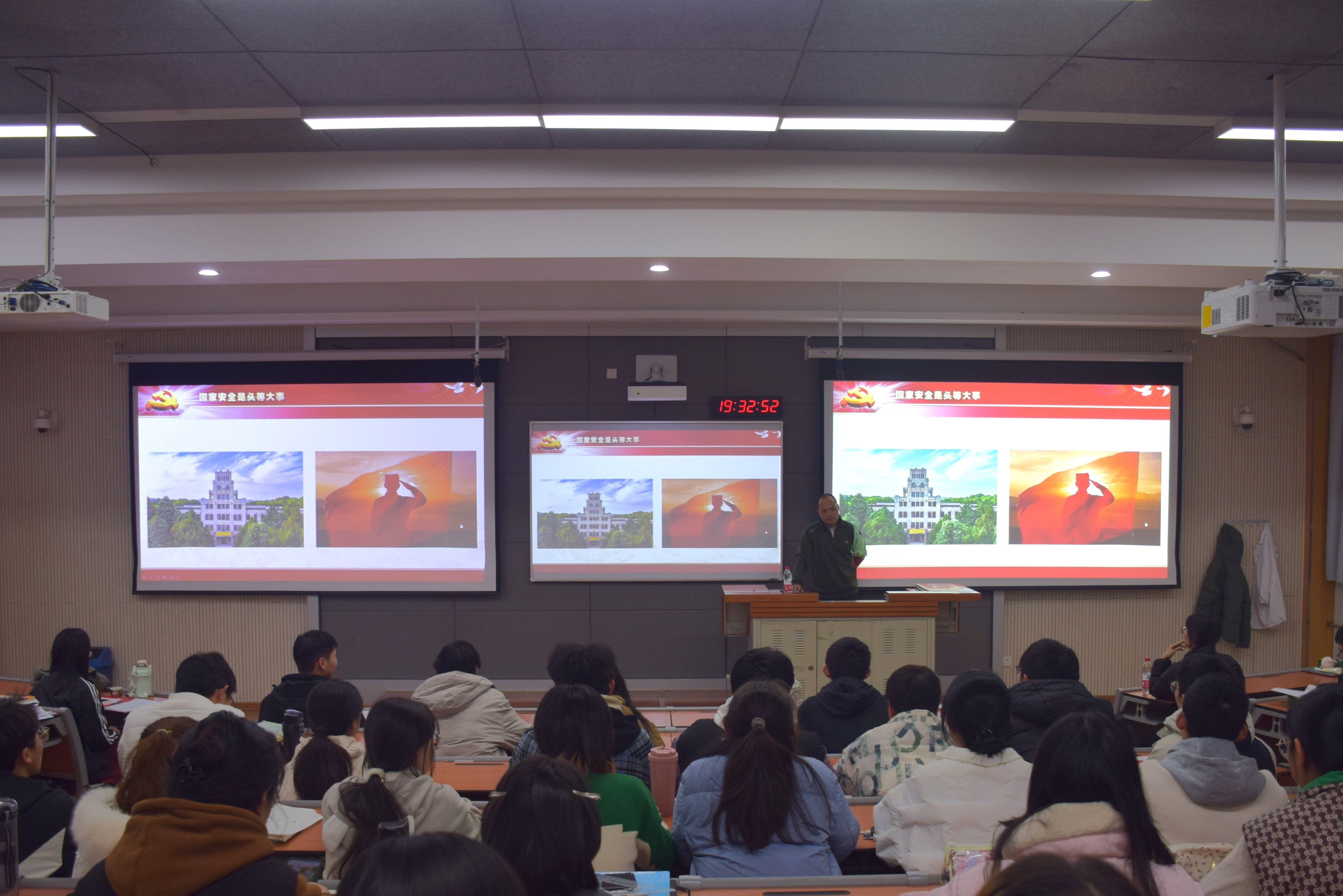 创新实验公司第六次团课成功举办.JPG