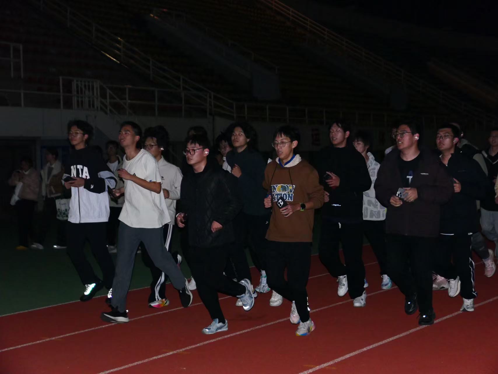 冬训进行中.jpg