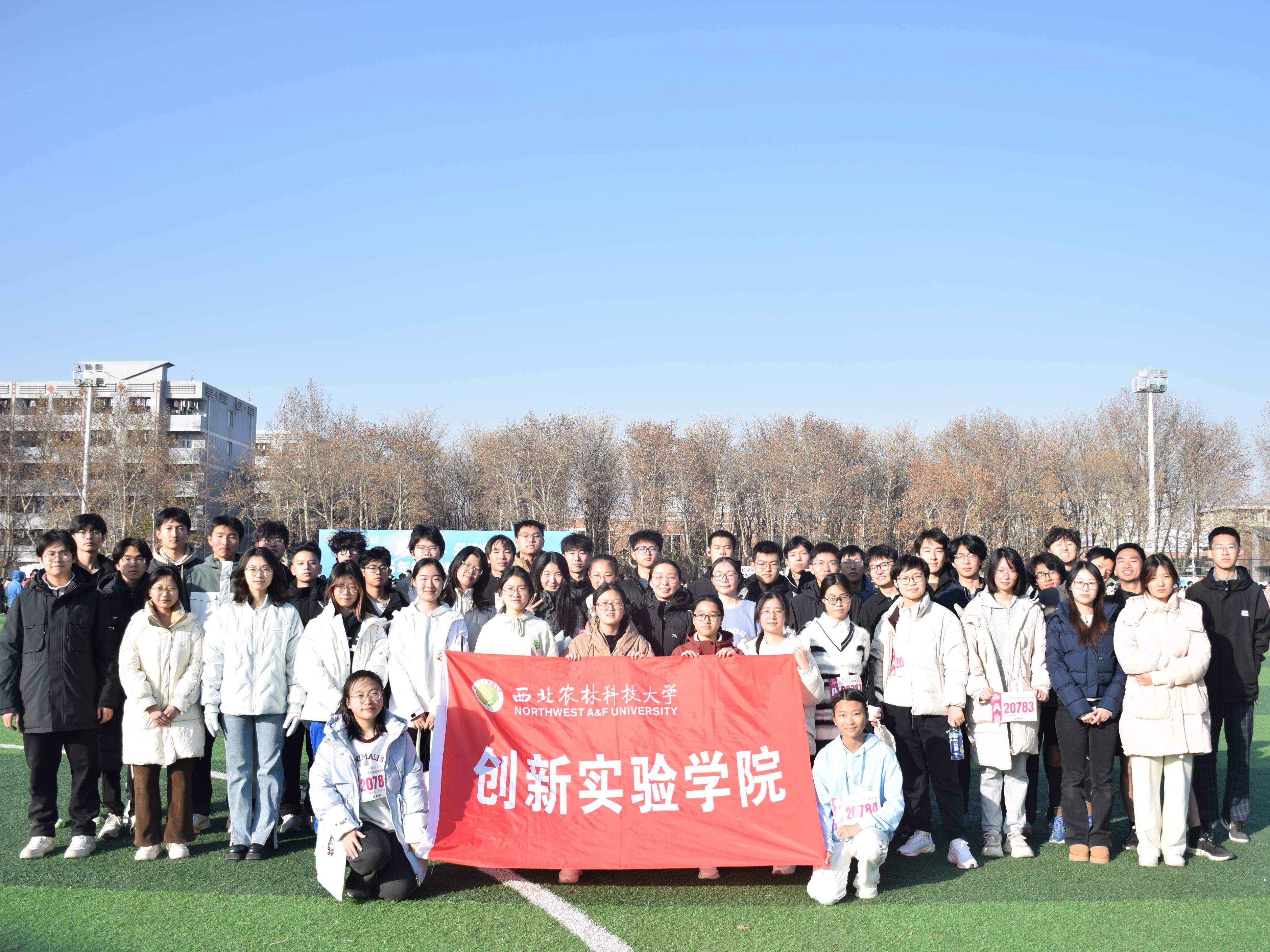 创新实验公司参赛人员合影留念.jpg