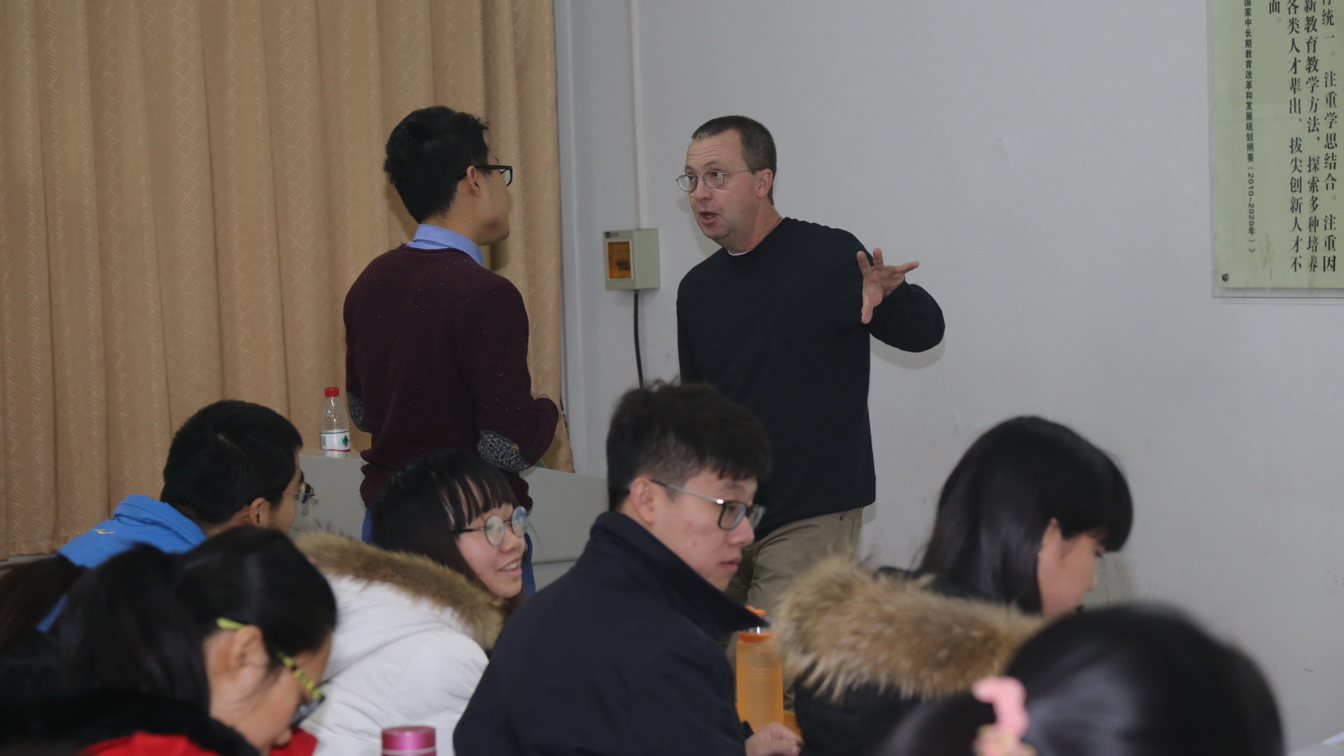 Steven Harris教授与员工交流2