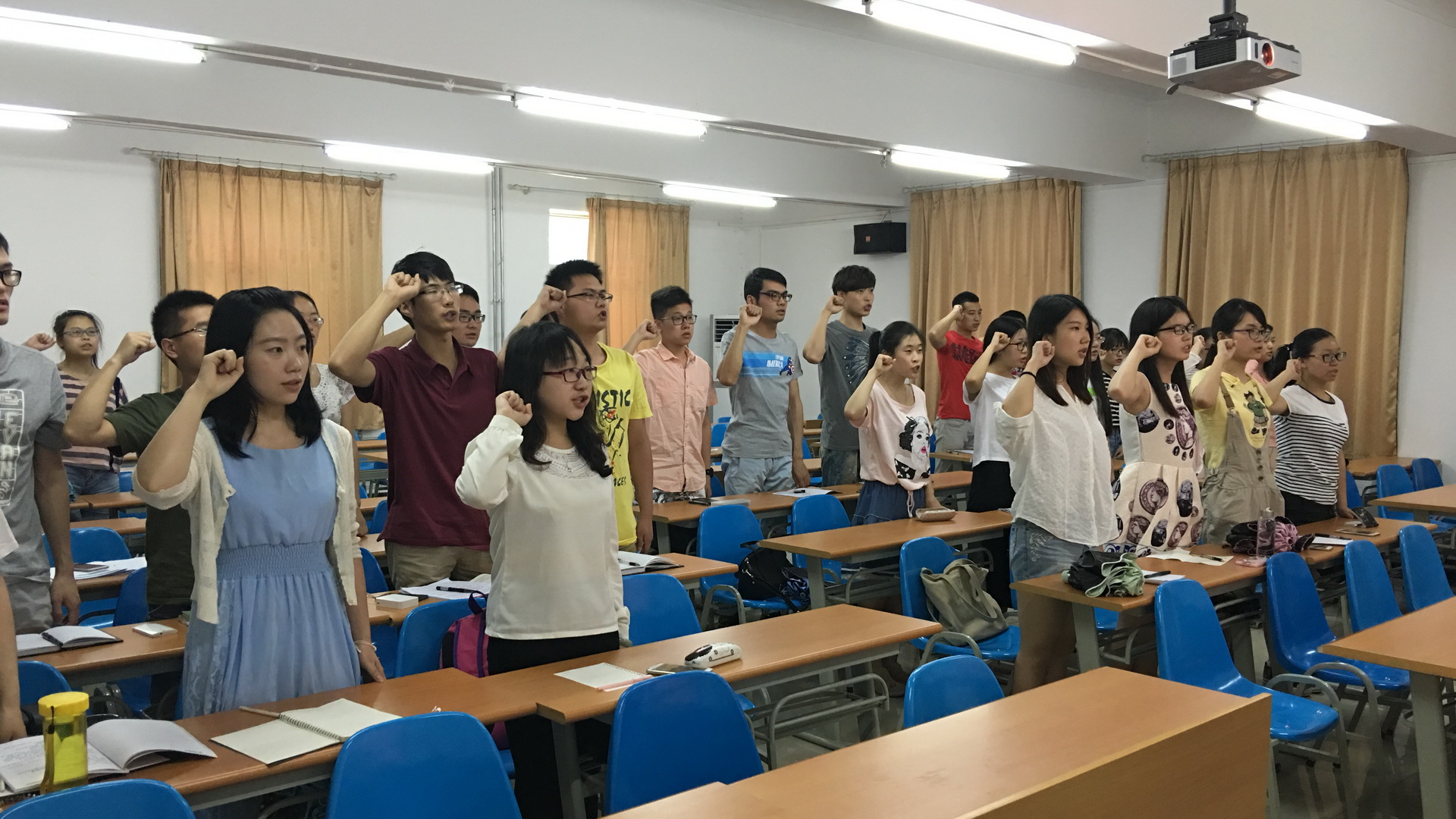 担当起社会责任,创造精彩人生