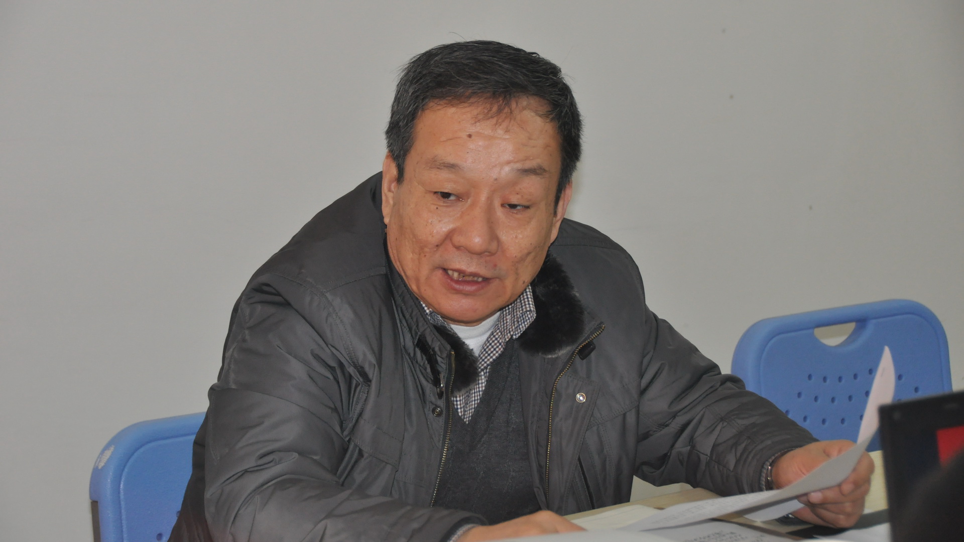公司党委常务副书记赵忠点评民主生活会