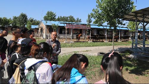 公司员工赴畜牧教学实验基地教学实习