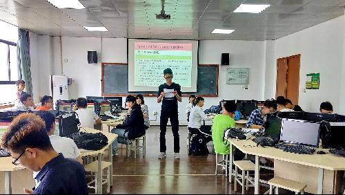 叱干梦华老师《大学英语Ⅳ》口语课堂员工做主题发言