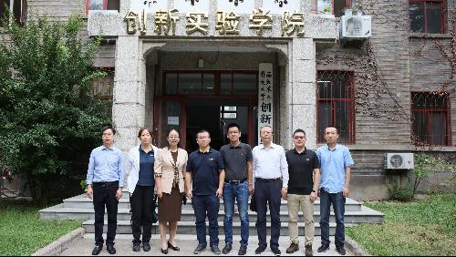 创新公司领导与华大基因代表团合影
